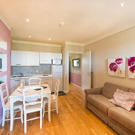 Park Il Gabbiano Lägenhetshotell Moniga del Garda